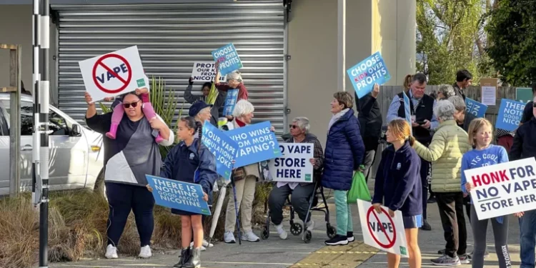 Zelanda e Re ndalon cigaret elektronike njëpërdorimshme