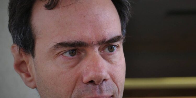 Nga Genc Burimi/Paradoksi i investimeve të dhëndrit të Trump në Shqipëri