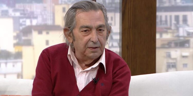 Ndërron jetë poeti dhe tekstshkruesi i njohur i këngëve, Jorgo Papingji