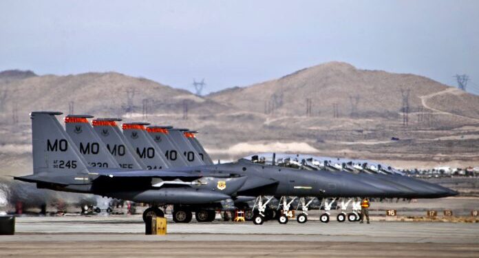 Pas dy vitesh punime, hapet sot baza ajrore e NATO-s në Kuçovë! Nga fjalimet e liderëve te spektakli ajror i avionëve