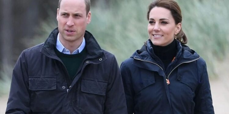 ‘E lumtur dhe e shëndetshme’, Kate Middleton shfaqet në publik me Princ William