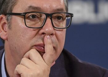 Vuçiç akuzon BE: Ma punuan bashkë me Kurtin