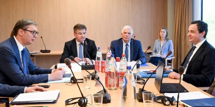 Negociata në Bruksel, Kosova dhe Serbia diskutojnë për heqjen e dinarit dhe marrëveshjen e Ohrit