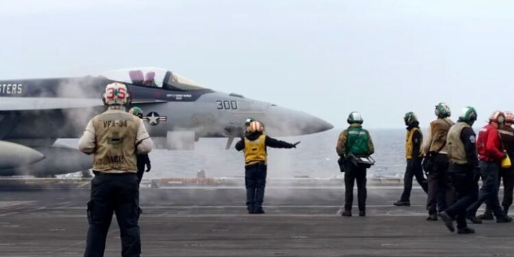 Pas kërcënimeve periodike të Kinës, SHBA-ja, Japonia dhe Koreja e Jugut tregojnë ‘muskujt’ në Paqësor, nisin stërvitje të përbashkëta detare