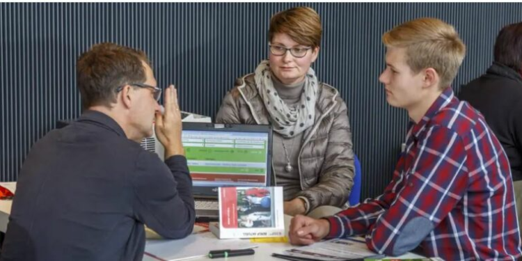 BE dëshiron ta zhbëjë Brexitin për të rinjtë, Komisioni Europian del me propozim për qeverinë britanike