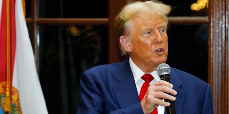 Donald Trump paralajmëron deportimin më të madh të emigrantëve në historinë amerikane