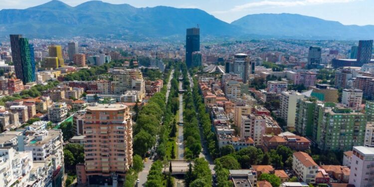 BB: Tirana e qytetet e mëdha shqiptare, me gjelbërimin ndër më të ulëtit në rajon