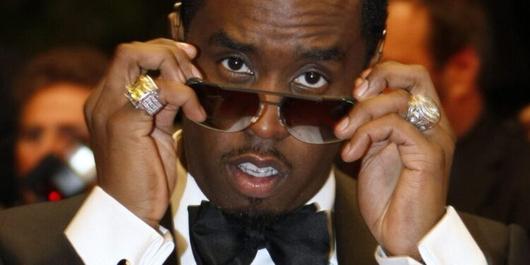 I bastisën pronat në Los Angeles, Diddy fotografohet i tensionuar në Miami