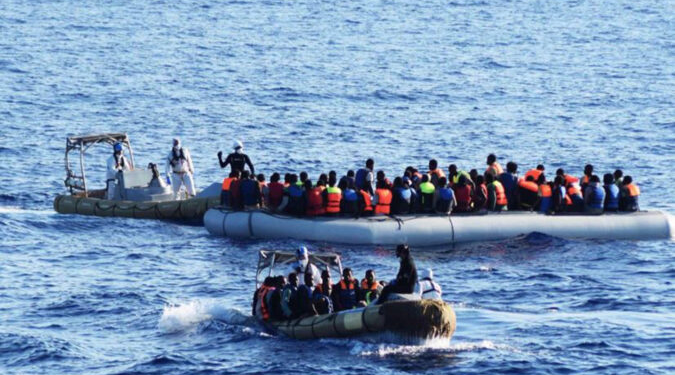 Tentuan të kalonin me gomone në Britani, humbin jetën 5 emigrantë në kanalin e Suezit