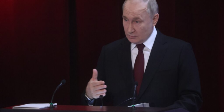 Putin bisedon me Presidentin e Iranit për situatën e tensionuar në Lindjen e Mesme