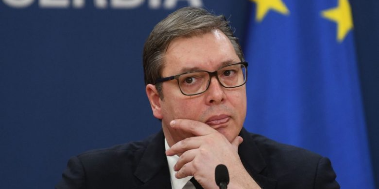 Vuçiq akuzon dhe ofendon Malin e Zi: Të enjten do të shohim kë e kemi miq