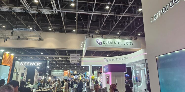 Stafi AlbUK TV morri pjësë ne Panairin e Dubait