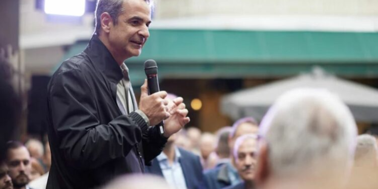 Rama mblodhi shqiptarët në Athinë, Mitsotakis mesazh kryeministrit: Rruga juaj për në Europë, kalon nga ne!