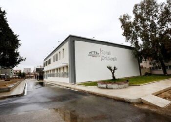 Skandali te Onkologjiku/ Të mërkurën protestë para Ministrisë së Shëndetësisë