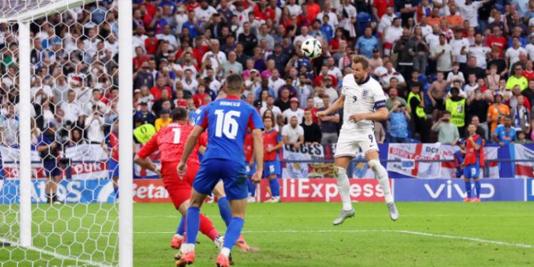 VIDEO/ Anglia ja del me vështirësi ndaj Sllovakisë, në çerekfinale do të përballet me Zvicrën