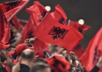 Shqipëria heq testin e gjuhës për shtetësi për shqiptarët e Kosovës, Maqedonisë dhe Malit të Zi