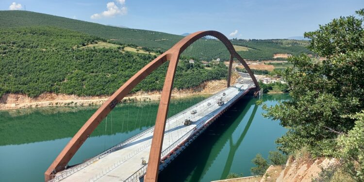 BIRN: Ura e madhe mbi Drin rrezikon ta kthejë Kukësin në ‘ishull të harruar’