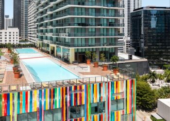 “Dua Hotel, 44 kate”, mediat amerikane brenda investimit të shqiptarit të njohur në Miami