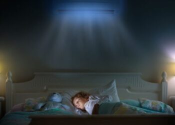 A duhet të rrijë ndezur kondicioneri gjatë gjithë natës? Përgjigjen ekspertët