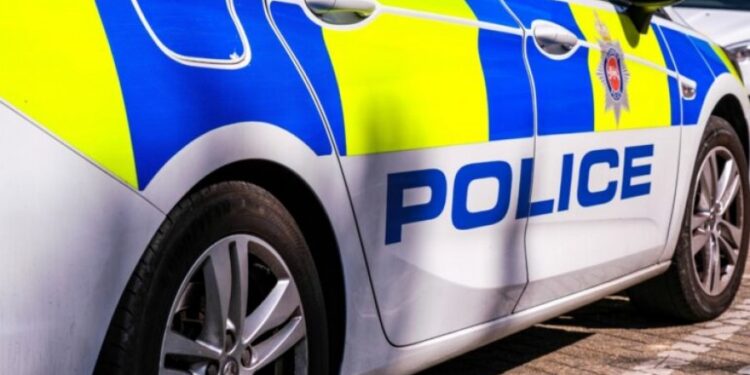 Policia në alarm dhe në kërkim të një burri që dyshohet se vrau tre gra pranë Londrës