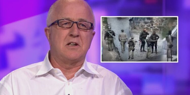 Ish-ministri britanik, MacShane: Serbia po përgatit sulme të reja në veri të Kosovës