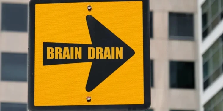 Analiza e DW: Pse të rinjtë nga Evropa Juglindore po ikin në Perëndim?