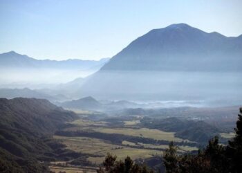 “Mos flirtoni me gratë e shqiptarëve, pasojat janë të rënda”, udhëzimet e pazakonta për agjentët italianë të kampit në Gjadër
