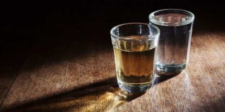 Studimi i OBSH: Çdo shqiptar konsumon 5.1 litra alkool në vit