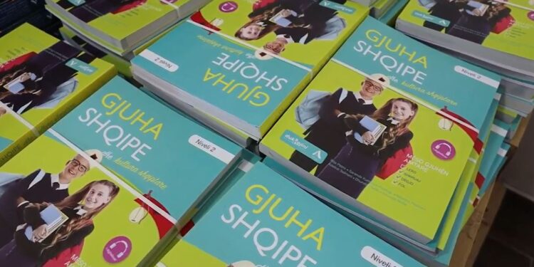 14 mijë libra të gjuhës dhe kulturës shqiptare për fëmijët e diasporës