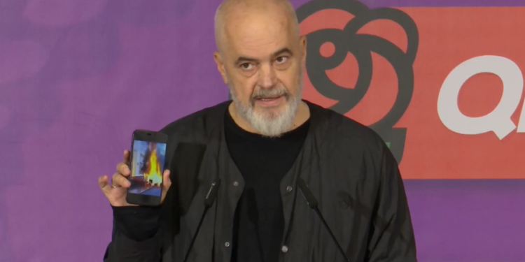 Rama tregon foton e karrigeve të djegura: Ne mbjellim, ata shfarosin!