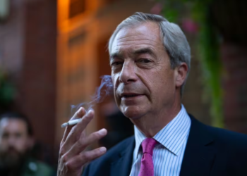 Nigel Farage pyet “A jemi bërë të butë?” ndërsa ai i dërgon një paralajmërim të tmerrshëm BE-së