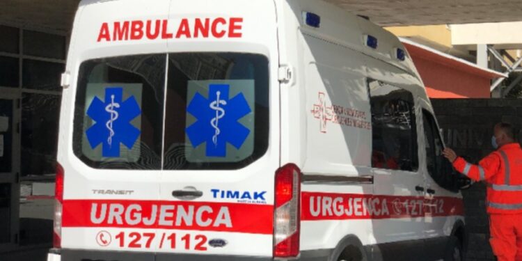 Turisti italian vdes në Vlorë