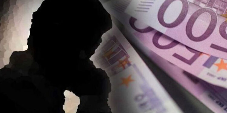 Katër bullgarë mashtrojnë shqiptaren në Santorini dhe i marrin 98,500 €