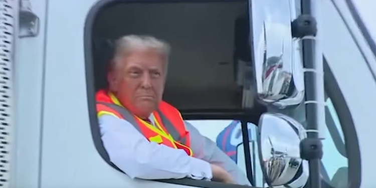 Kandidati republikan për president të SHBA-ve ka akuzuar demokratët për demonizimin e mbështetësve të tij