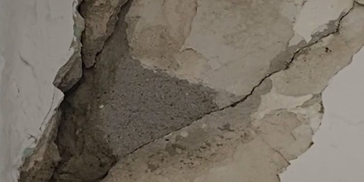 Kasollet e derrave i vlerësuan si shtëpi, lihen në burg 3 zyrtarët e Bashkisë së Rrogozhinës