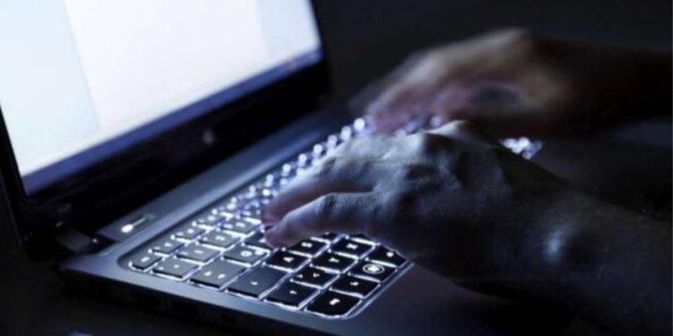 Hakerët kinezë sulmojnë familjen Trump dhe këshilltarët e Biden