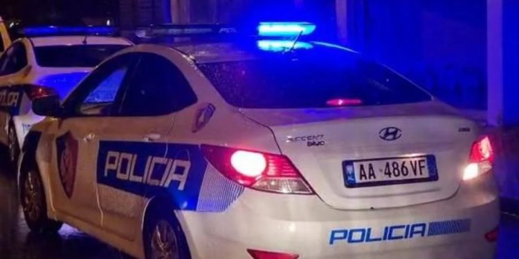I mbylli brenda dhe i vuri flakën shtëpisë/ ZBARDHEN DETAJE si 42-vjeçari tentoi të vriste prindërit në Fier