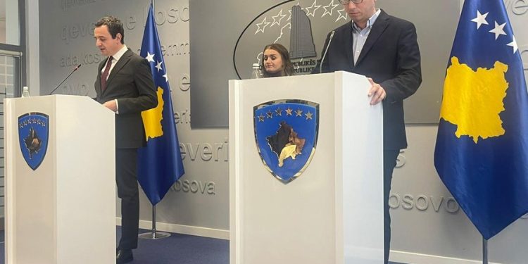 Albin Kurti jep lajmin e shumëpritur për qytetarët: Rritja pagash nga 1 janari