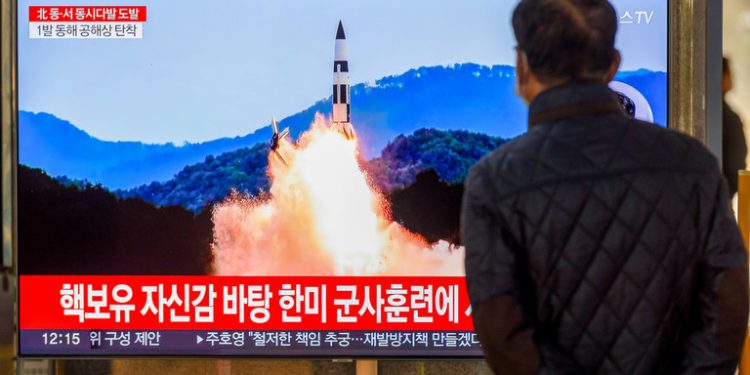 Koreja e Veriut kryen testin më të gjatë të ICBM