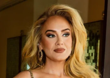 Adele nuk dëgjon mirë për shkak të infeksionit: Është gjëja më e dhimbshme që më ka ndodhur, ishte më e keqe se të lindja