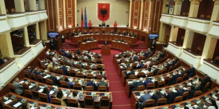 Sot seancë parlamentare/ Opozita ka paralajmëruar vijimin e aksioni: Ja çfarë pritet të ndodhë në Shqipëri