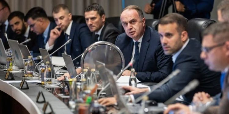 Përplasje mes Gjeloshajt dhe partive proruse në Mal të Zi