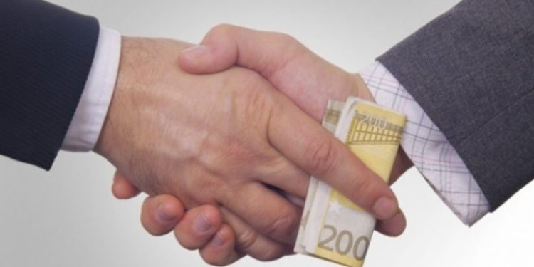 Raporti i SELDI-t: Shqipëria ka normat më të larta të ryshfetit në Ballkanin Perëndimor