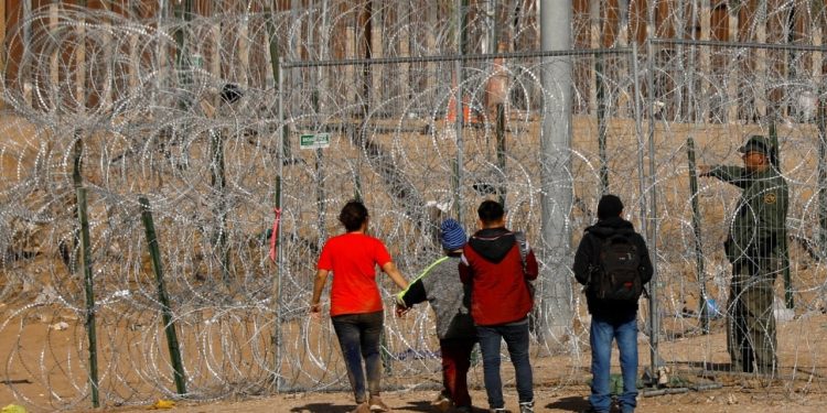 “Nuk kemi interes të mbyllim kufijtë”/ Trump dhe presidentja meksikane bisedojnë për emigracionin e paligjshëm