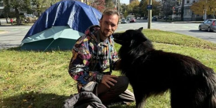 Brenda Halifax, qytetit kanadez që filloi të pranojë kampet e të pastrehëve