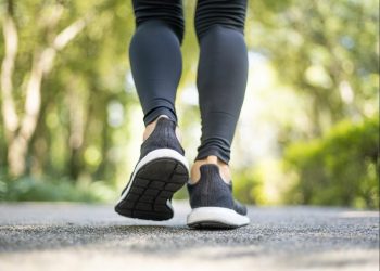 Nga zemra te truri, 5 përfitimet e jashtëzakonshme të ecjes pas darkës