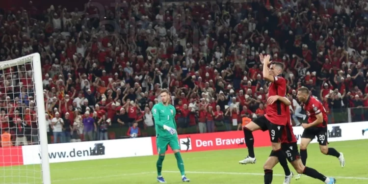 Të përsërisim historinë e një viti më parë! Publikohen formacionet zyrtare të Shqipëri-Çeki, Sylvinho nuk ndryshon skemë