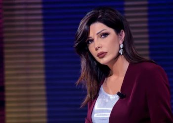 U bë e famshme pasi e kapi kamera në tribunë, Greqia kërkon të dëbojë vajzën nga Kosova