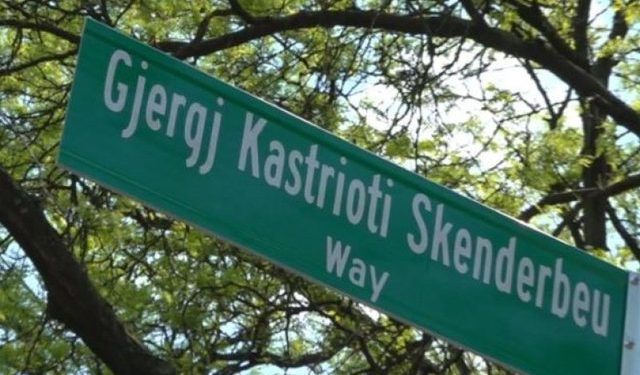 “Ishte i mbushur me ëndrra dhe jetë, ia morën të dyja!” Nëna e Martinit prek me mesazhin e saj në protestë