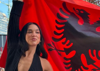 Dua Lipa uron 28 nëntorin me vargjet e himnit kombëtar